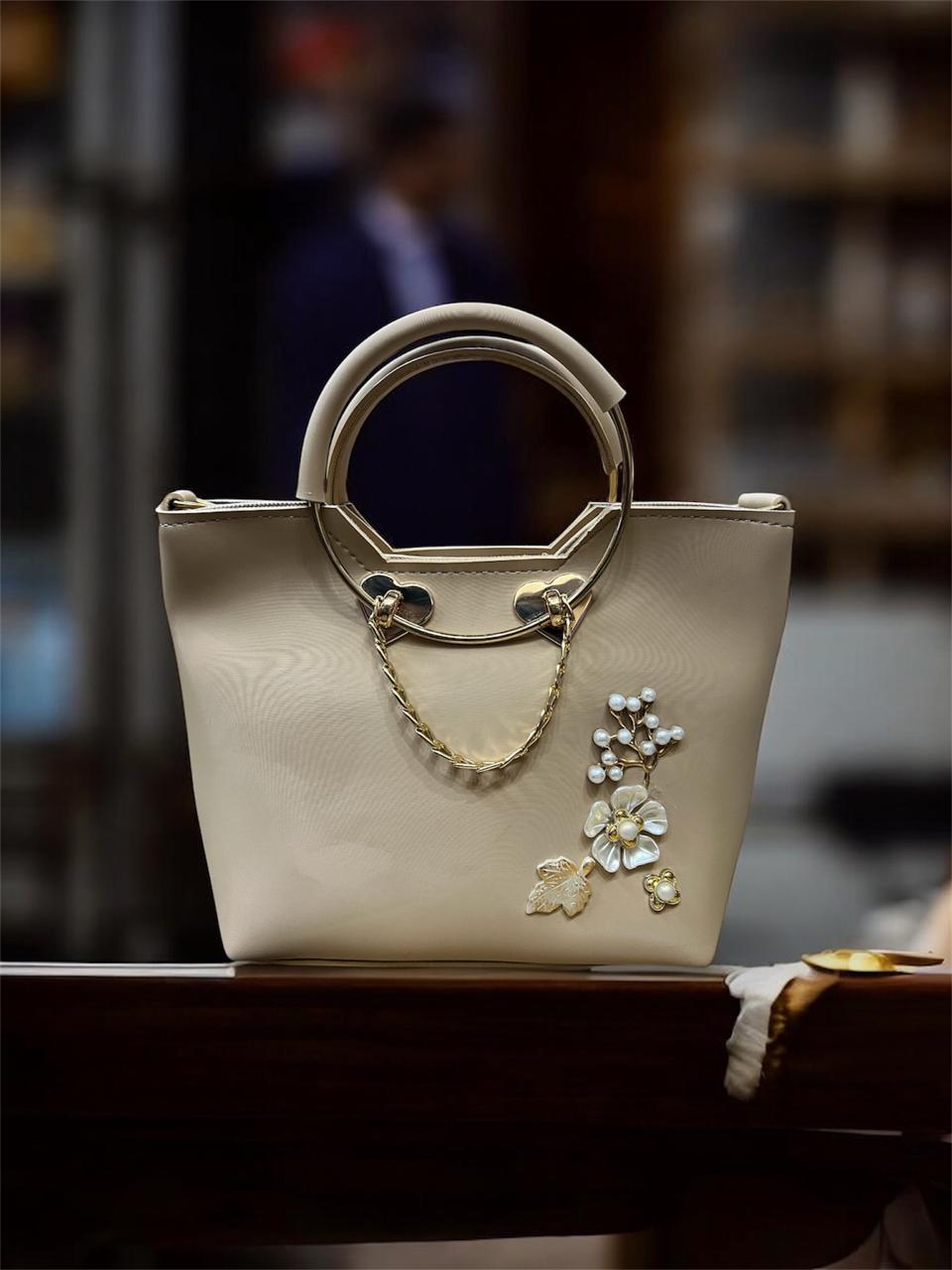 Pearl flower handbag