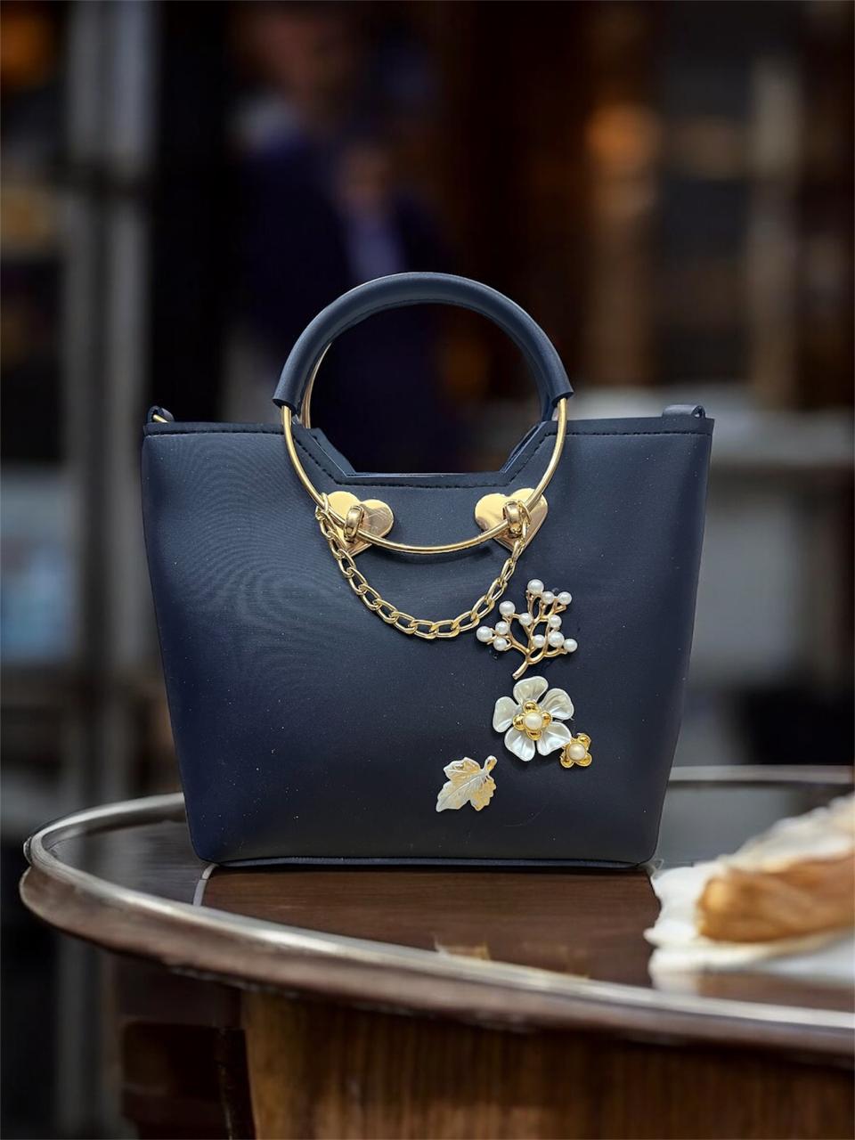 Pearl flower handbag